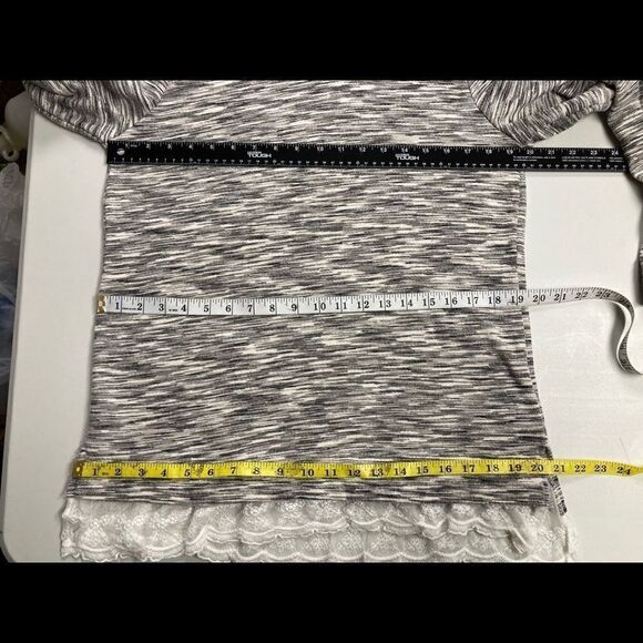 NEW DIRECTIONS WEEKEND, Women’s Hooded Sweatshirt, Sz M, lace, gray&white - Picture 6 of 10